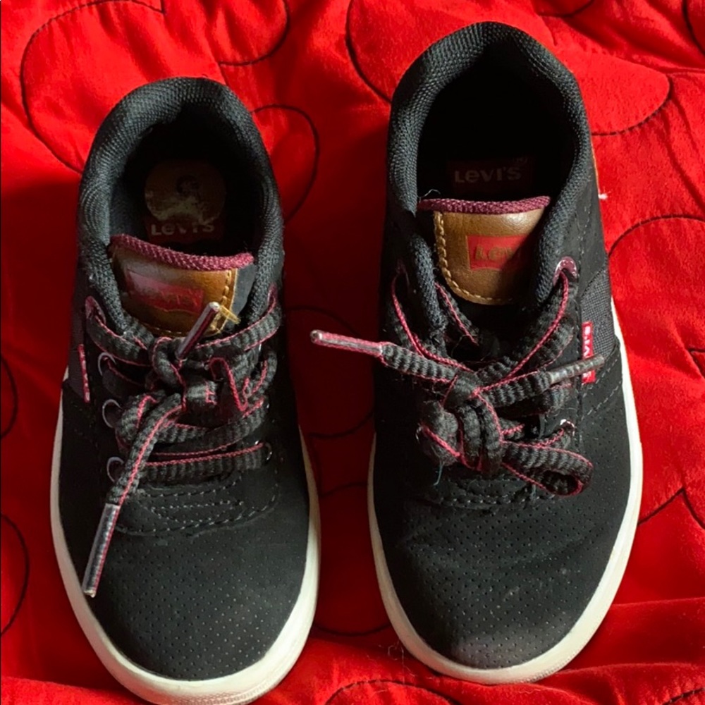 Boys shoes
